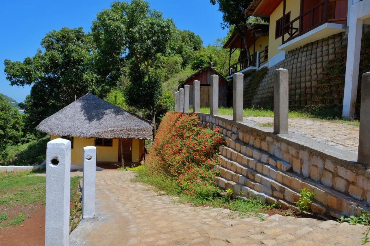 Colibri Lodge Ambatoloaka  Exterior photo